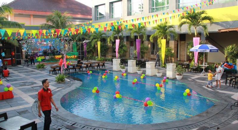 Grand Suka Hotel Pekanbaru Exterior foto